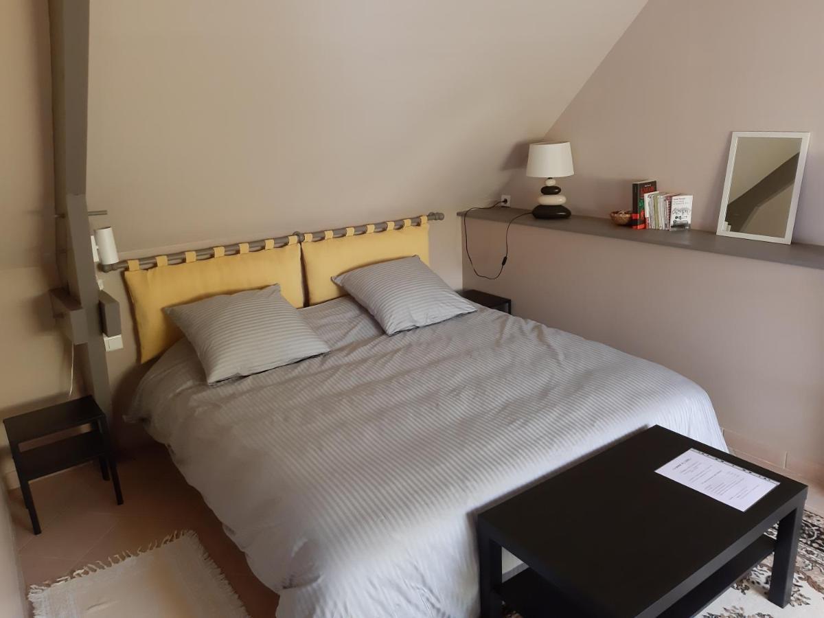 Rouvres  La Grange Des Lisieres B&B 외부 사진